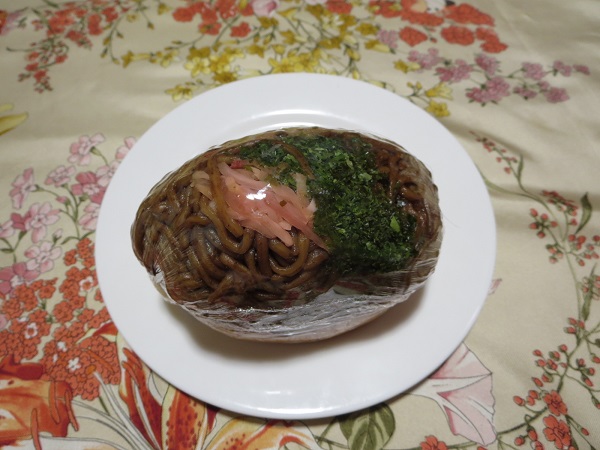 はーとやのパンの焼きそばパンの全体画像。
