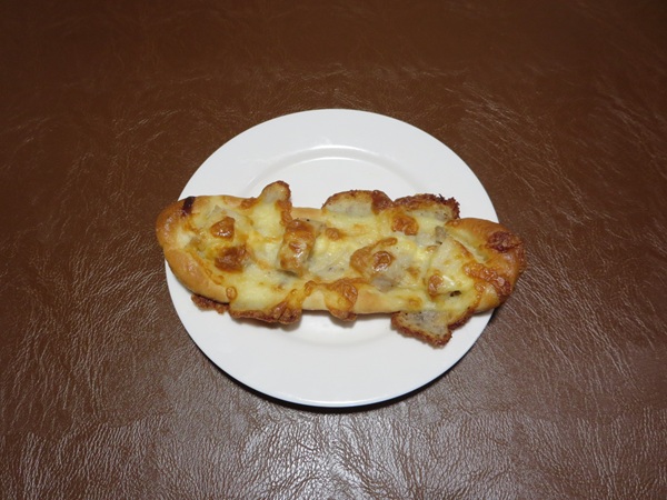 サフランフルールのグリルチキンの全体写真。