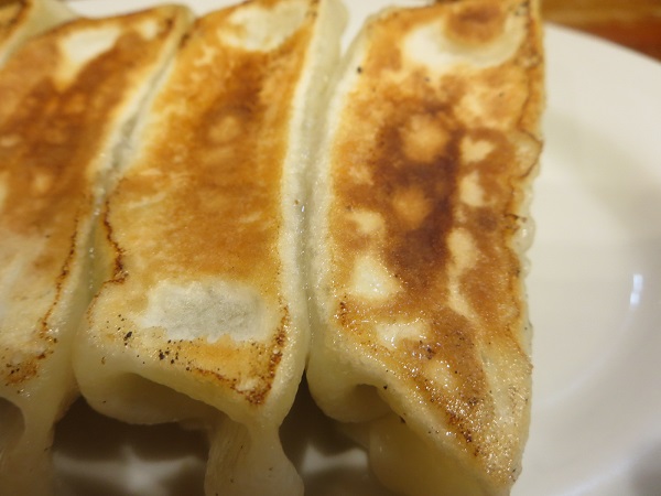 らぁめん美春の北海道餃子の近影画像。