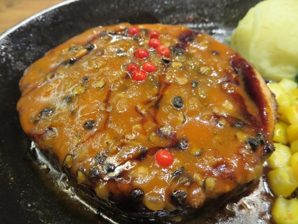 オリーブの丘のポルケッタの豚肉の近影画像。