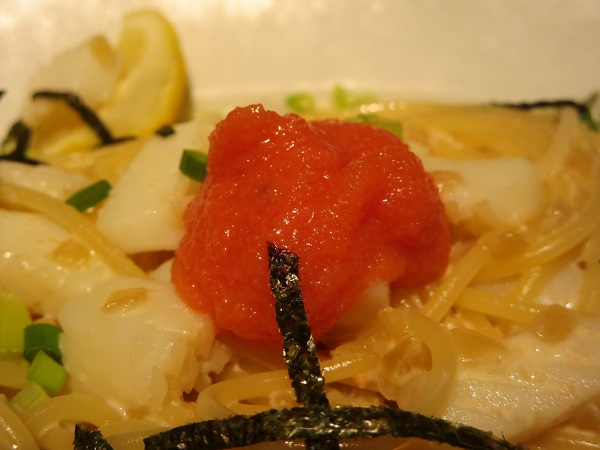マンマパスタ バオバブのたらことイカの和風のたらこの近影画像。