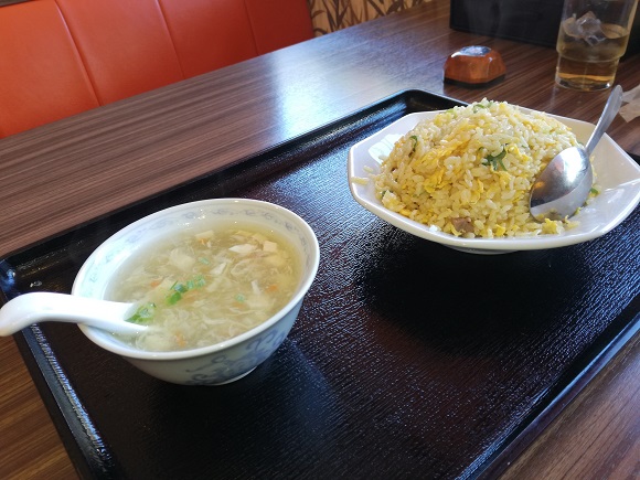 東昇餃子宴の五目炒飯の姿見