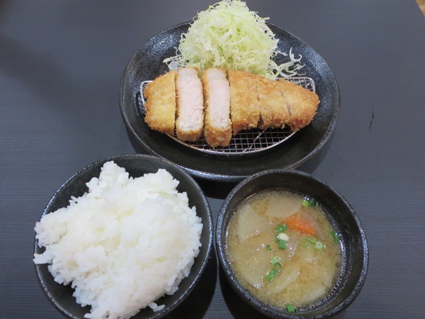 れのんの林SPFロースかつ定食（上ロース）の全体画像。