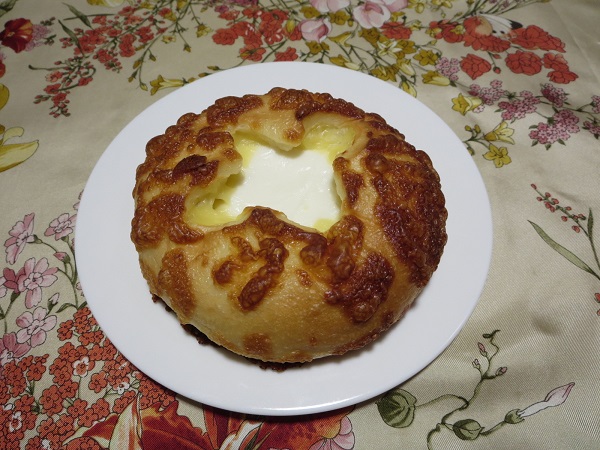 リヨンライズののびーるチーズブールの全体画像。