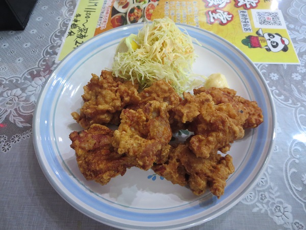 安安食堂の鶏の唐揚げの全体画像。
