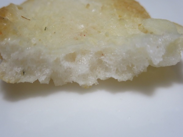 山形屋のえび餅の断面の近影画像。