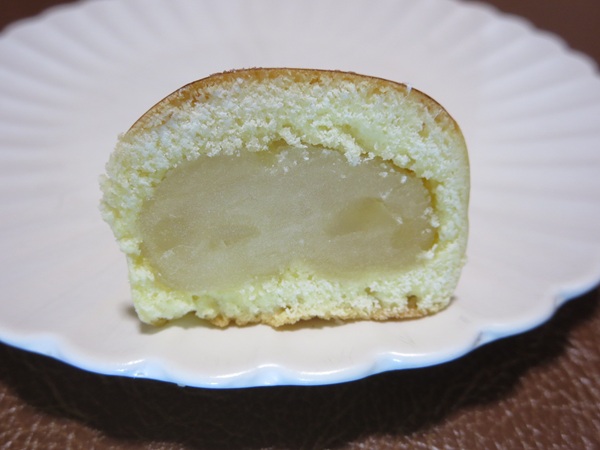 和菓子や 栗山菓舗の栗まんじゅうの断面の近影画像。