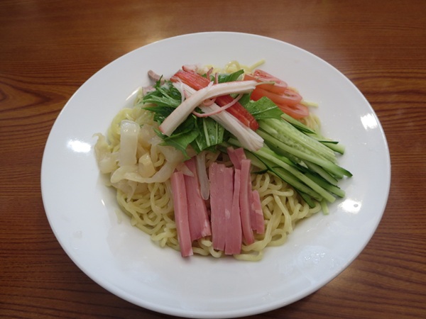 チャイナ厨房の冷し中華の近影画像。