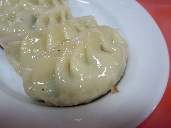 萬来軒の餃子の焼き目のついていない側の近影画像