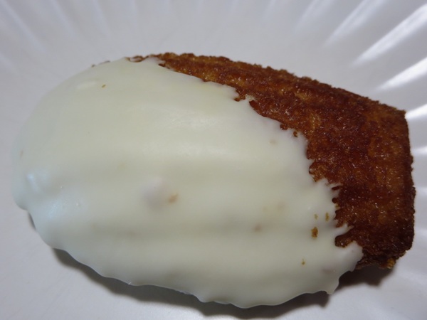 菓菓子工房 雅のホワイトチョコマドレーヌの近影画像。