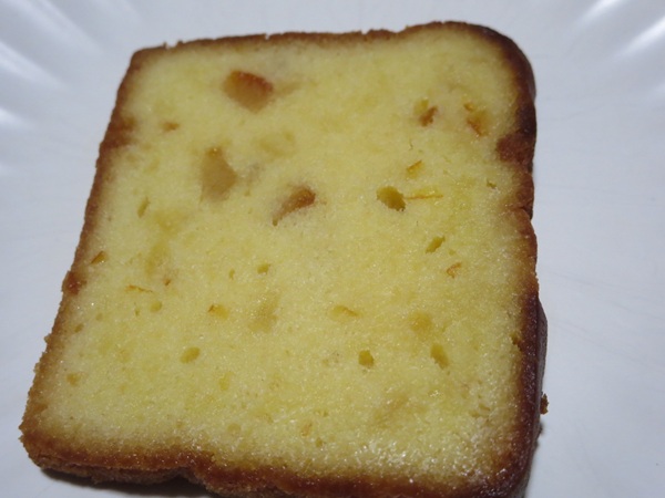 パティスリータクのケークオランジュの近影画像。
