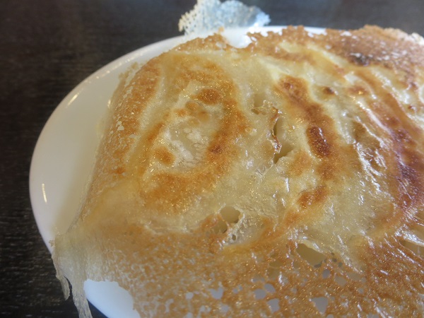 王朝の焼き餃子の近影画像。