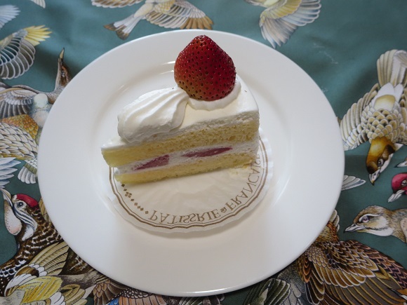 パティスリータルブのショートケーキの全体写真