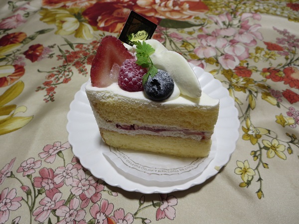パティスリー RICO（ふわふわショートケーキ）