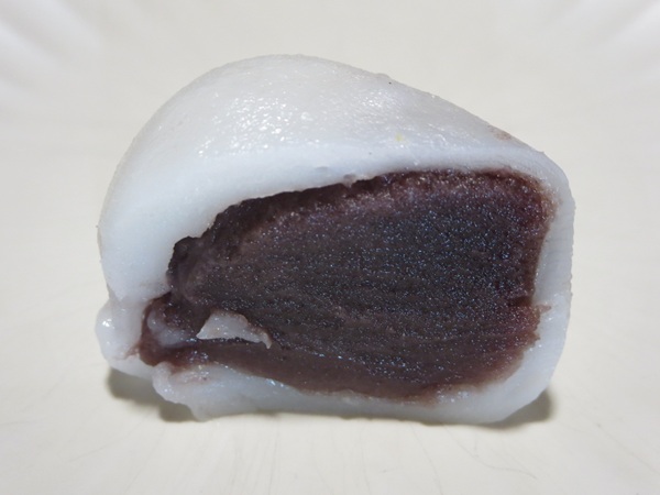袖ヶ浦の涼大福の断面の近影画像。