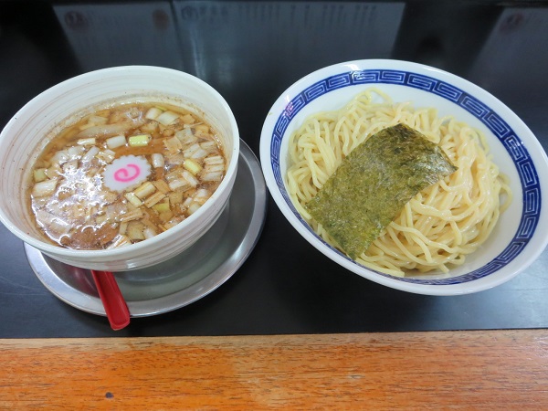 中華そば 亀喜屋のつけそばの全体画像。