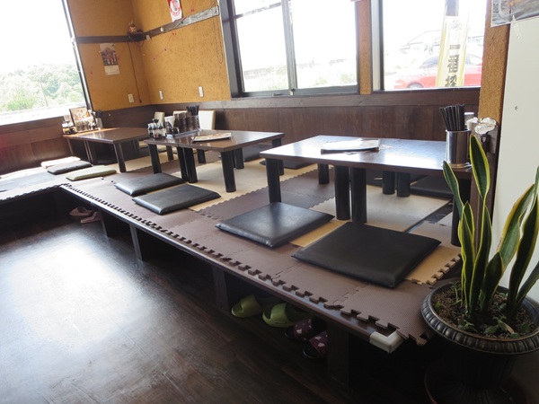 加曾利屋の店内の様子。