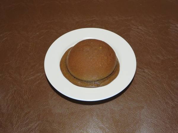 SANBON BAKERYのコーヒーマドレードームの全体画像。