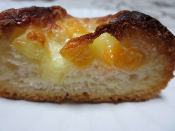 レンガのおうちのチーズパンのトースト後の近影画像。