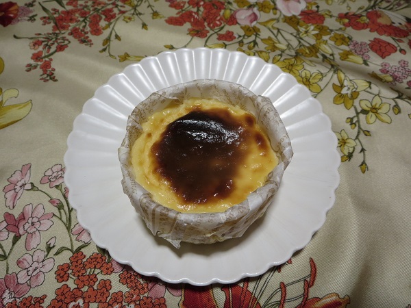 シェ・レカミエのとろけるバスクチーズケーキの全体画像。