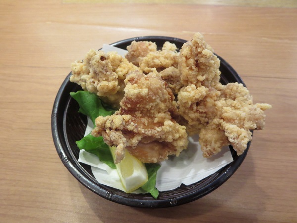 南房総やまと寿司の鶏唐揚げの全体画像。