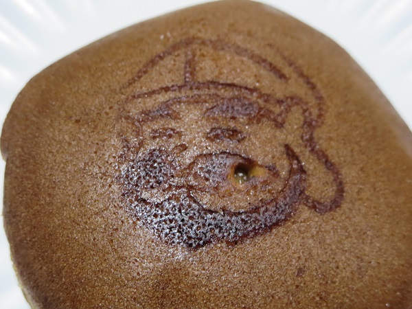 香梅の八福神（白小豆餡）の近影画像。