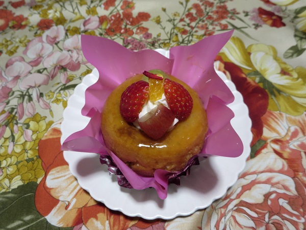 洋菓子工房 ナチュールのラム酒のサバランの全体画像。