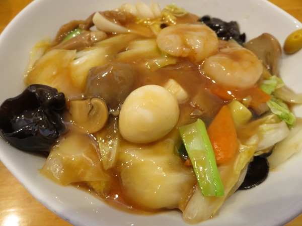今日海飯店の五目あんかけ焼きそばの近影画像。