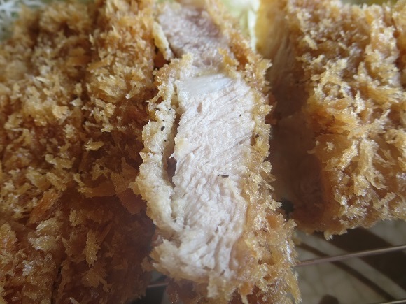 特上ロースカツのさらに近影。