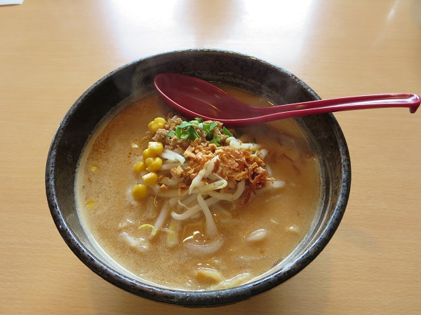 蔵出し味噌麺場 喜久屋の北海道味噌らーめん（ハーフ）の全体画像。