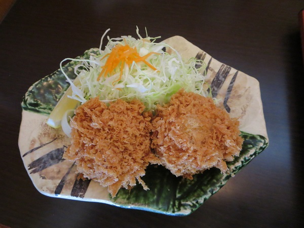 かつわか本店のカニクリームコロッケの全体画像。