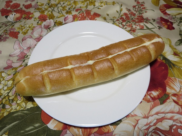 モンマルトルのミルククリームサンドの全体画像。