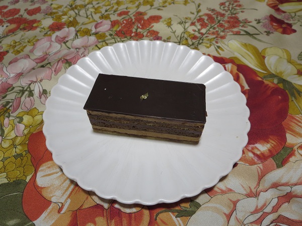 フランス菓子イヴリーヌのオペラの全体画像。