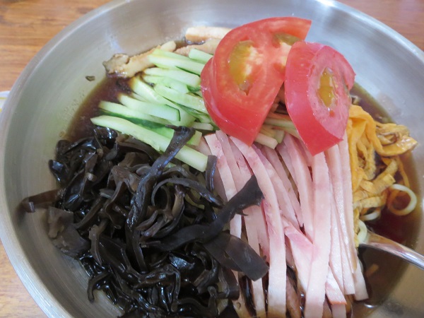 台湾料理 海林の冷やし中華の近影画像。