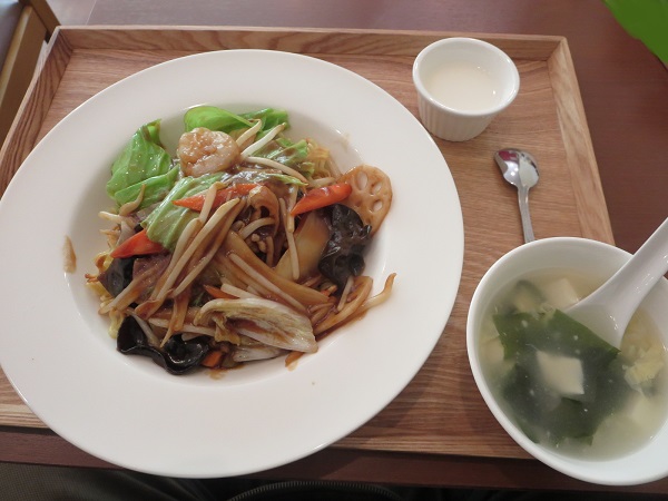 中華料理 TSUNAGI（五目醤油あんかけ焼きそば）