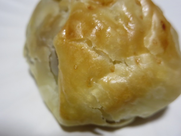 河内屋のマロンパイの別角度からの近影画像。