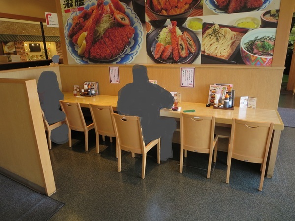 楽膳の店内の様子。
