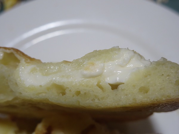 リヨン SUDA COREのチーズずくしの断面の近影写真。