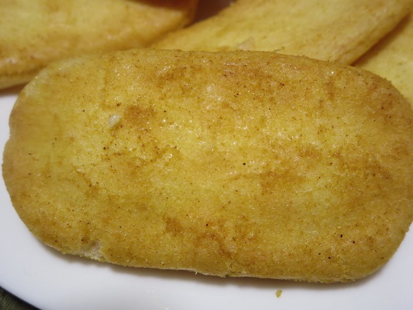 もち吉のカレーせんの近影画像。
