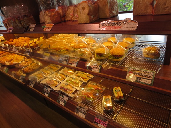 Boulangerie MASSAの店内。