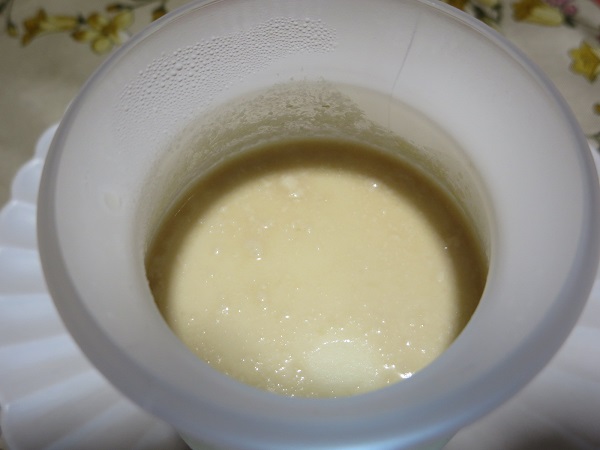 パステル・デ・ベネのクリームプリンの近影画像。