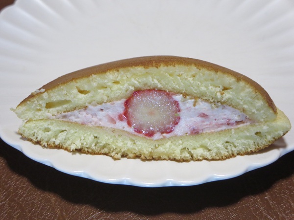 菓子工房福どらのほほえみ苺の近影画像。