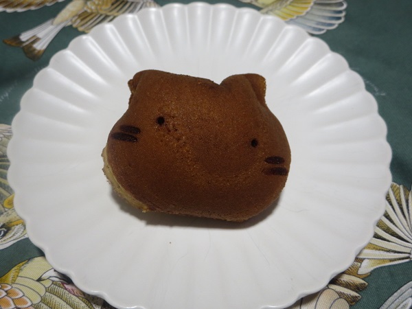 餅萬の浦安にゃんこの全体画像。