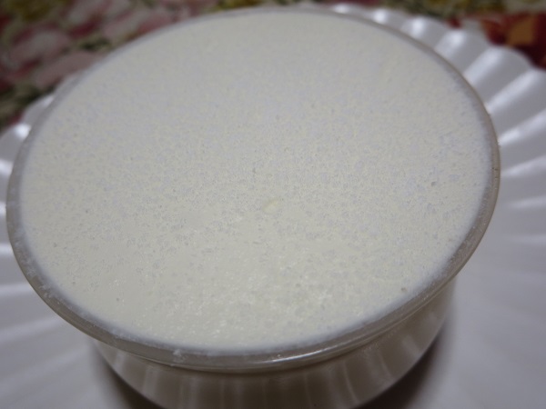 パティスリー CoharuのCoharuプリンの近影画像。