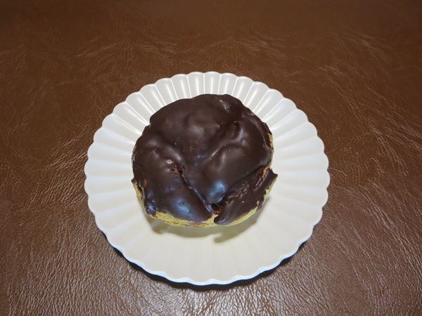 ビアードパパの生チョコシューの全体画像。