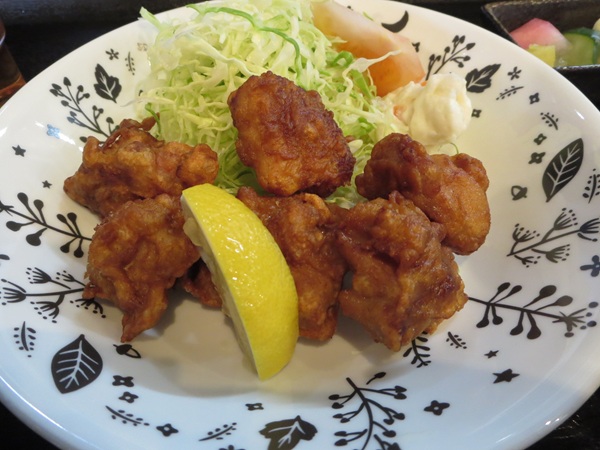 まこと家（鶏の唐揚げ定食）