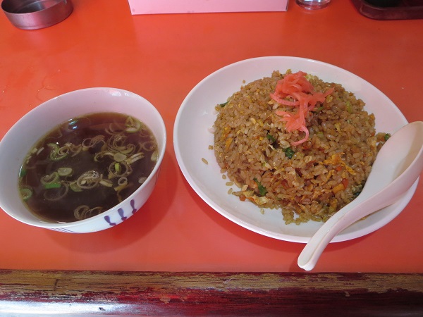 味達のカレーチャーハンの全体画像。