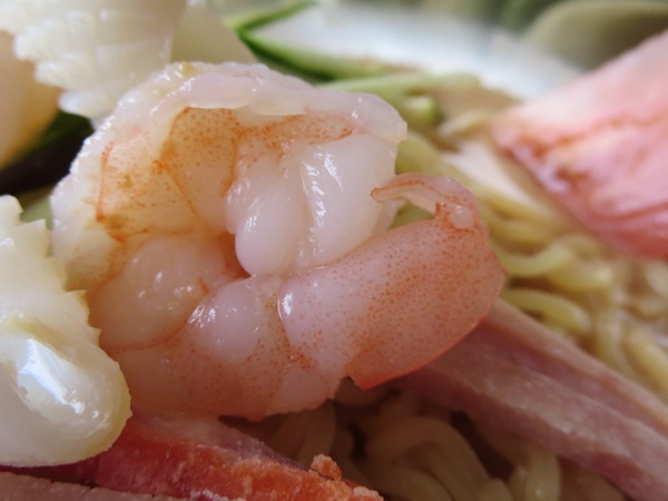 中華料理紅昇の冷やし中華の海老の近影画像