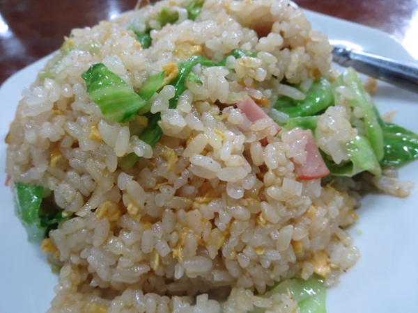 福盛の叉焼レタス炒飯の肉の近影画像。