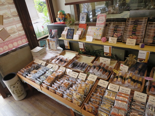 菓子工房福どらの店内の様子。